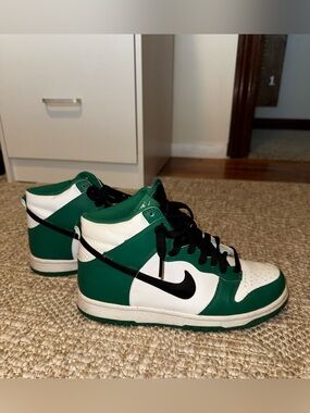 Nike Dunk High Celtics EUC Worn Twice Size 6.5Y/8W